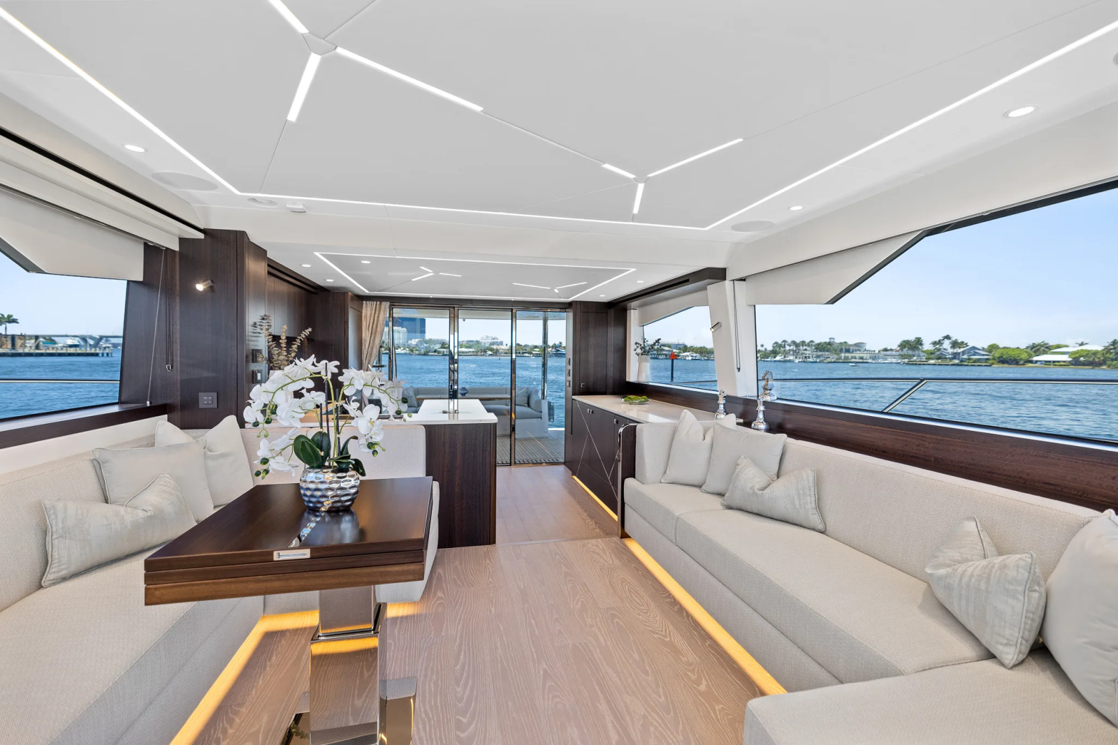 2024 Sunseeker Manhattan 68
