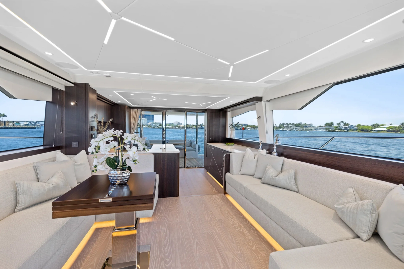 2024 Sunseeker Manhattan 68