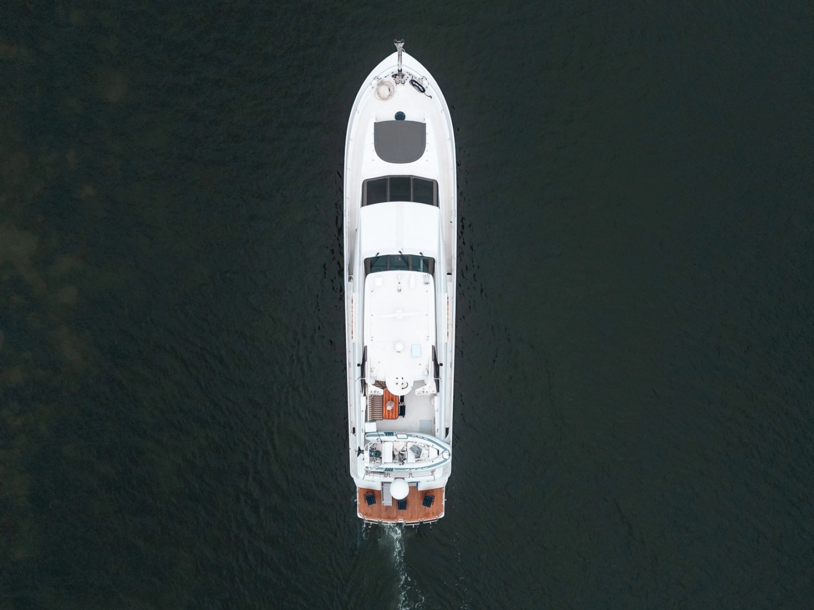 2000 Lazzara Yachts Skylounge