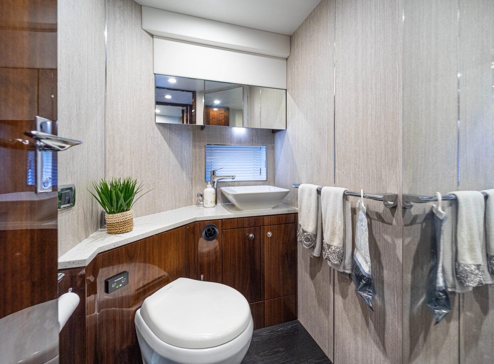 2019 Fairline Squadron 53