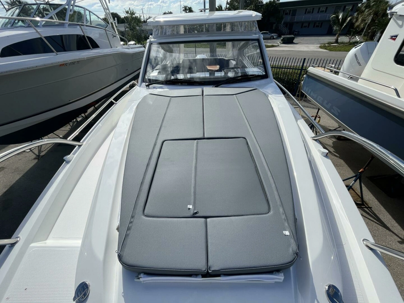 Nimbus Weekender 9 Forward Seating