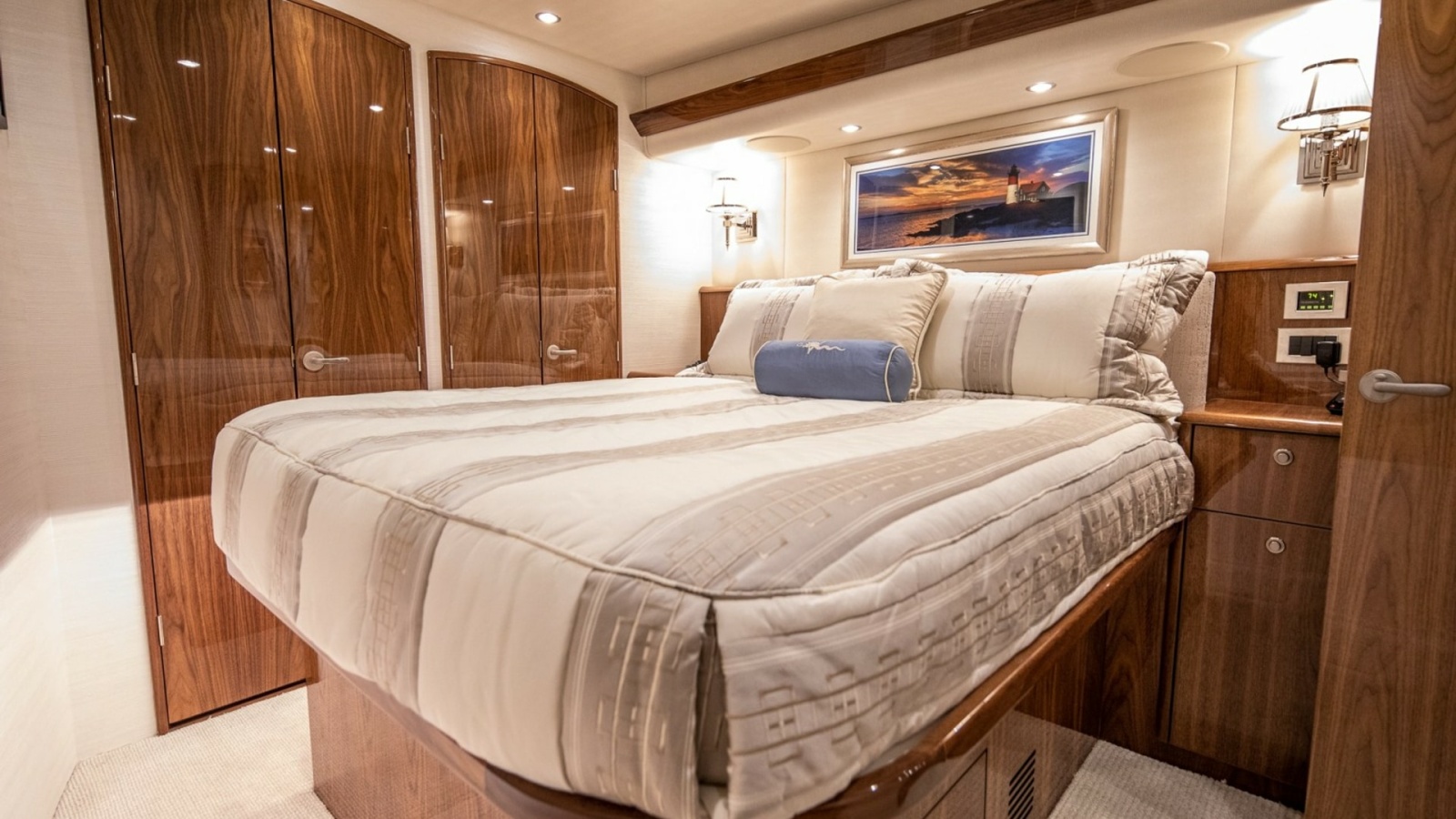 58' 2020 Viking 58 Convertible