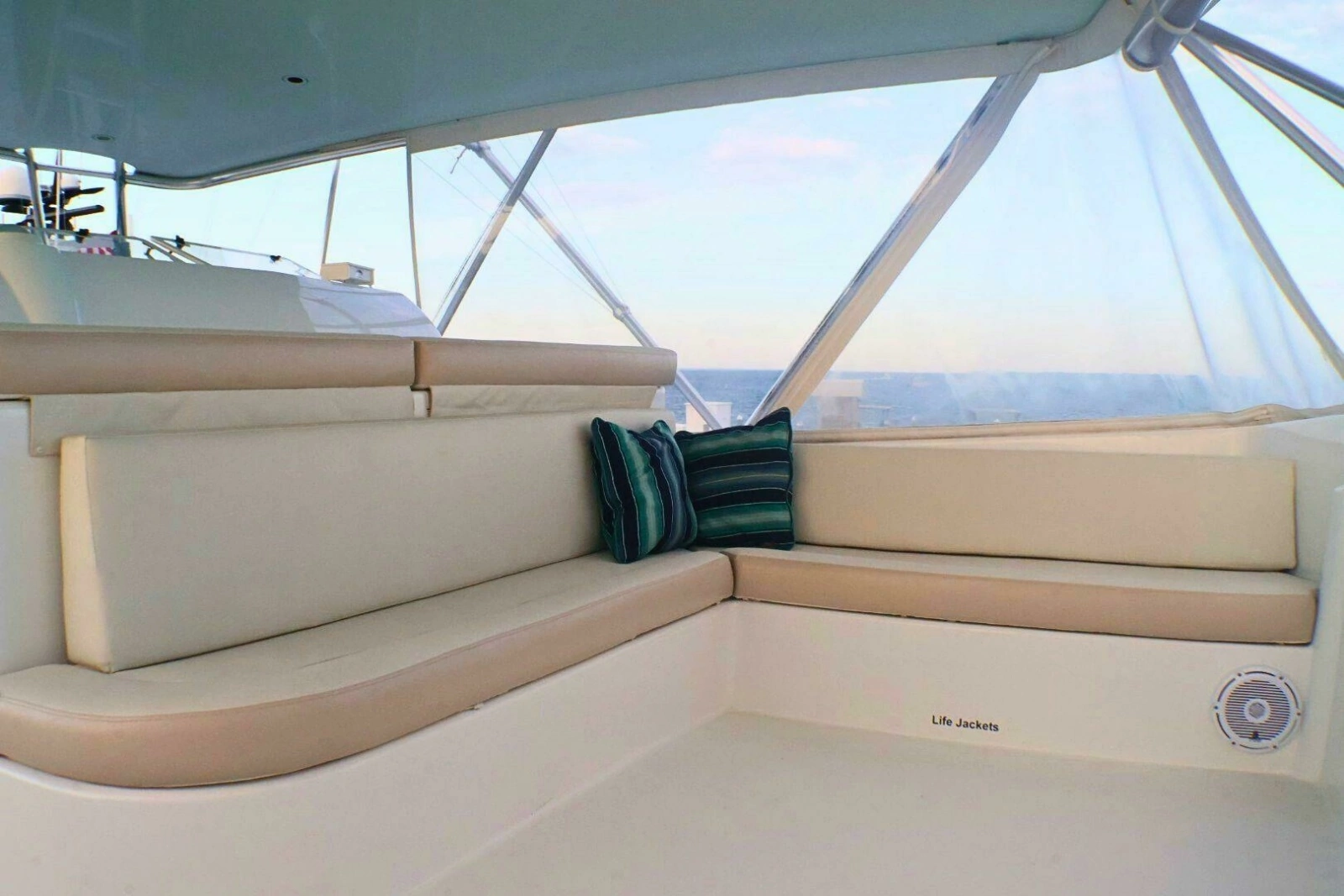 2001 Donzi 73' Sport Fish  Flybridge 12