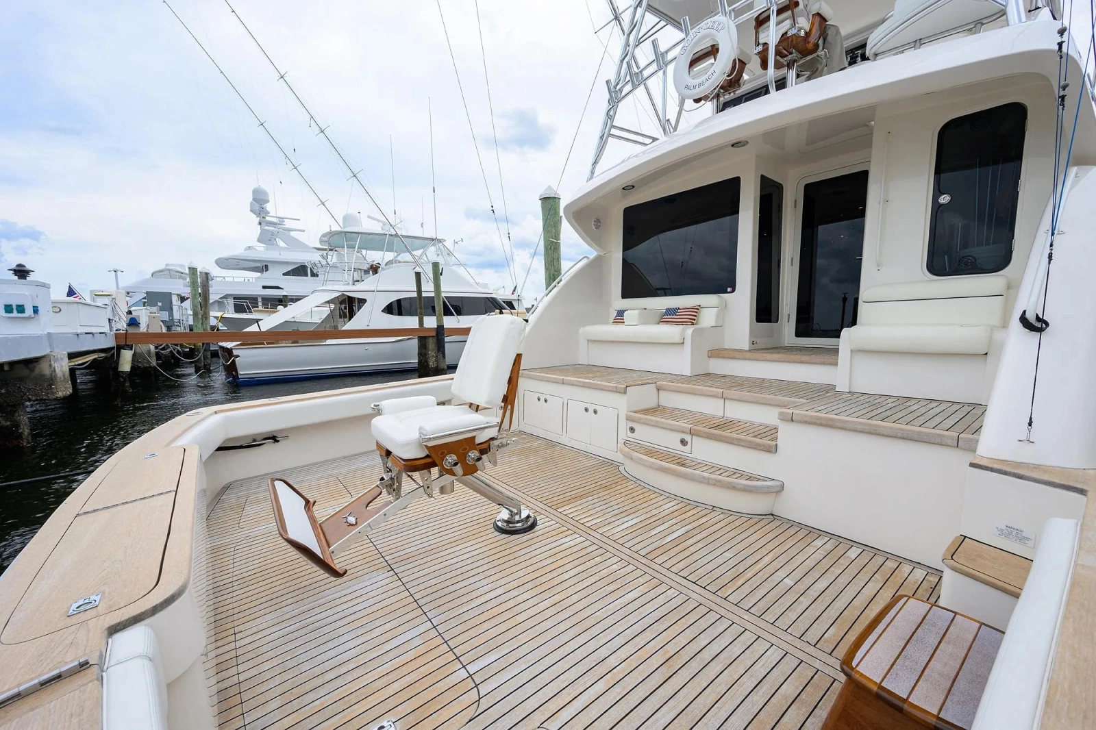 2014 Bertram 700