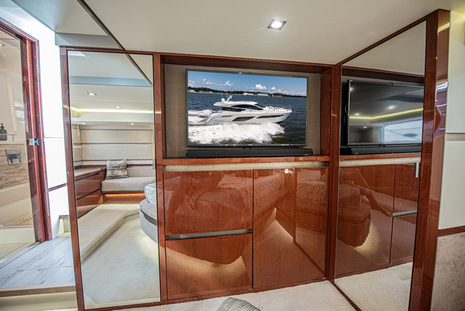 2018 Sea Ray L550