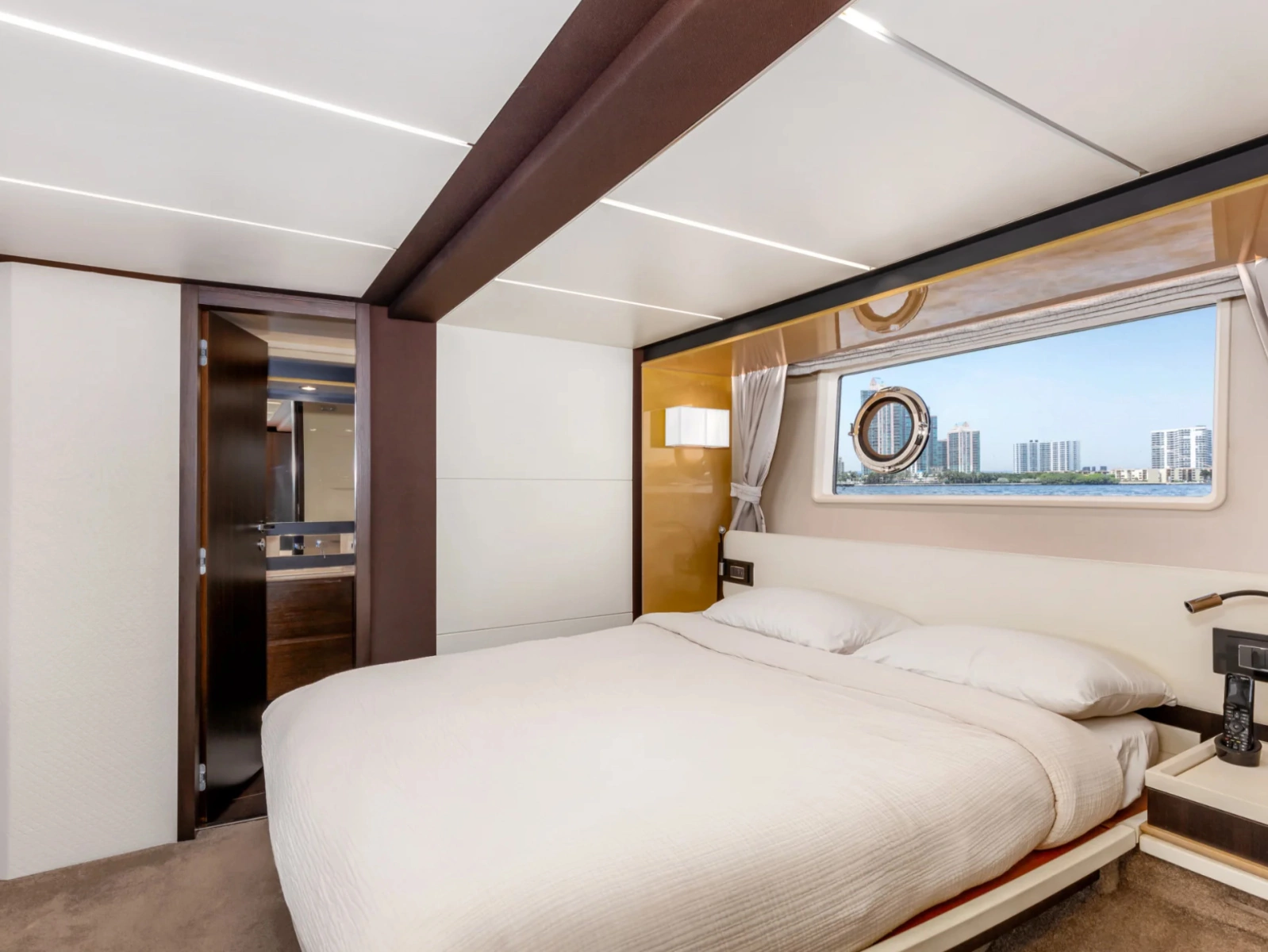 2016 Azimut 66 Fly