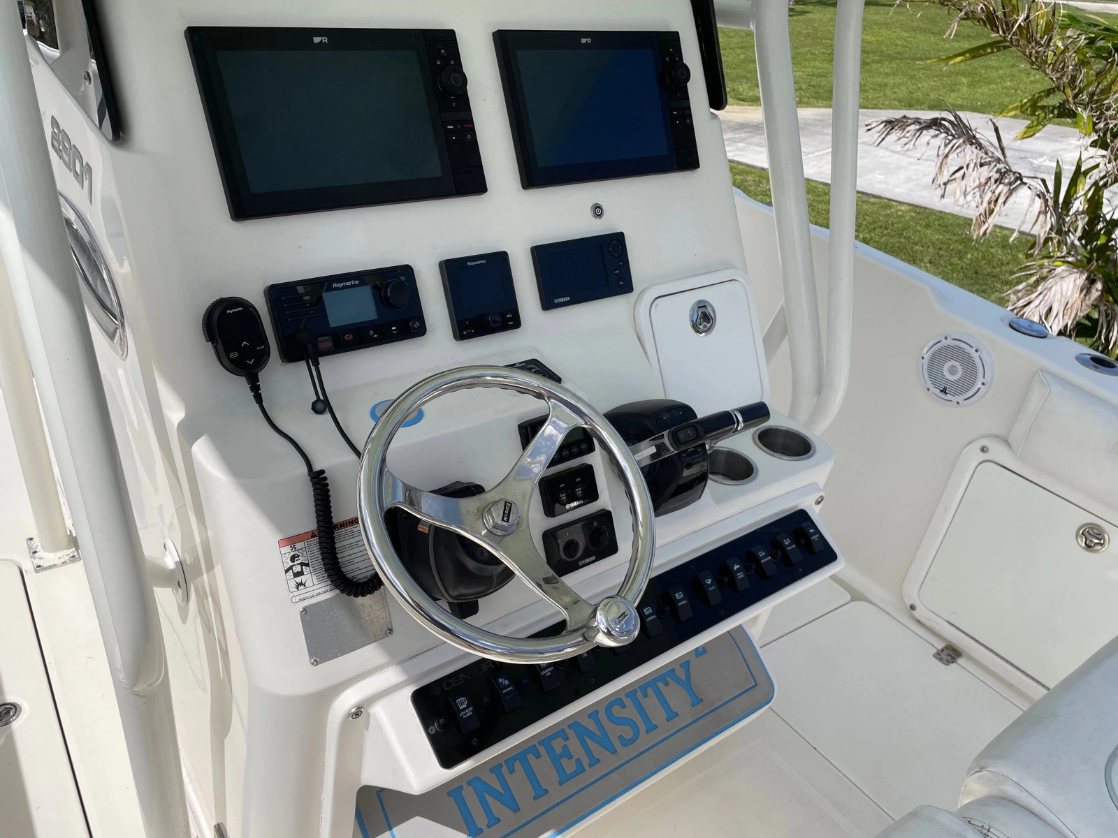 2015 Century 2901
