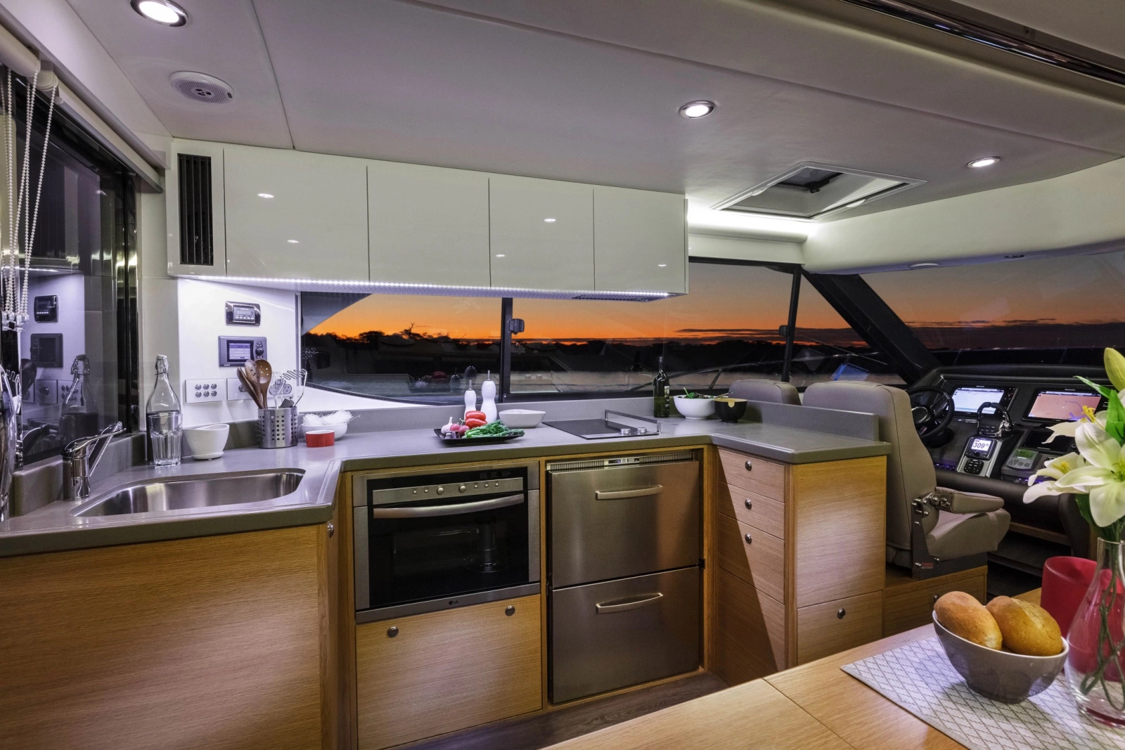 445 SUV 44ft Riviera Yacht For Sale