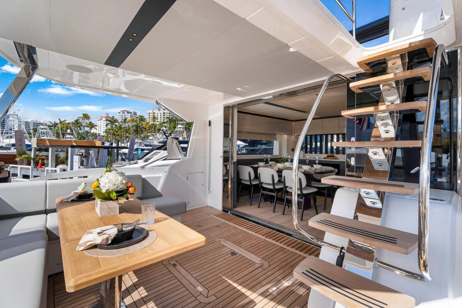 MANHATTAN 68 68ft Sunseeker Yacht For Sale