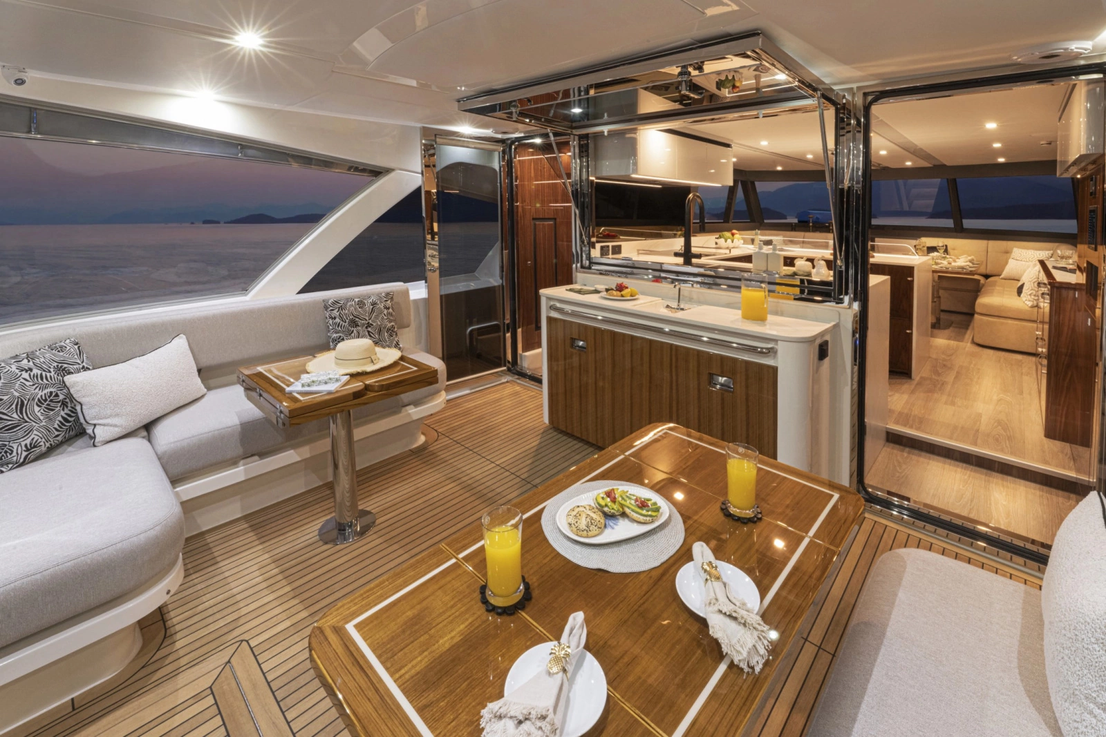 68 Sports Motor Yacht 68ft Riviera Yacht For Sale