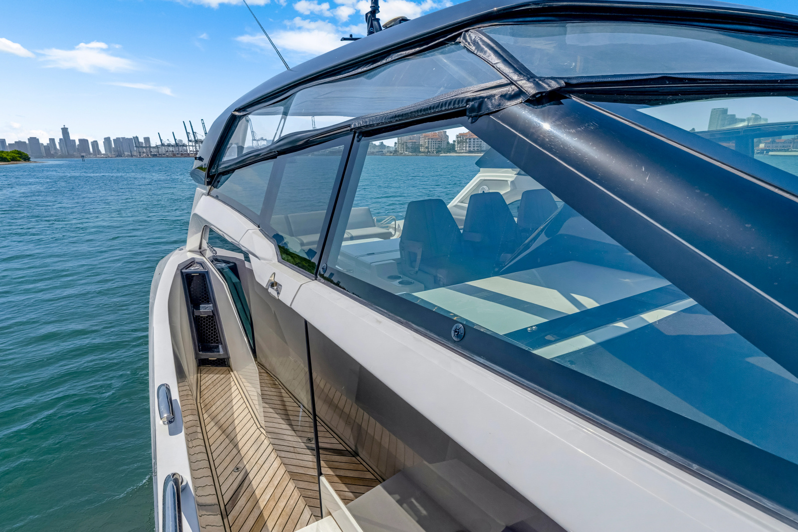 2024 Sunseeker Superhawk 55