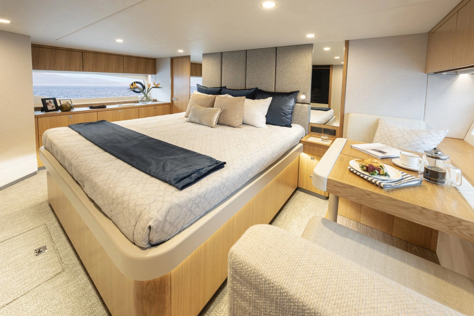 585 SUV 58ft Riviera Yacht For Sale