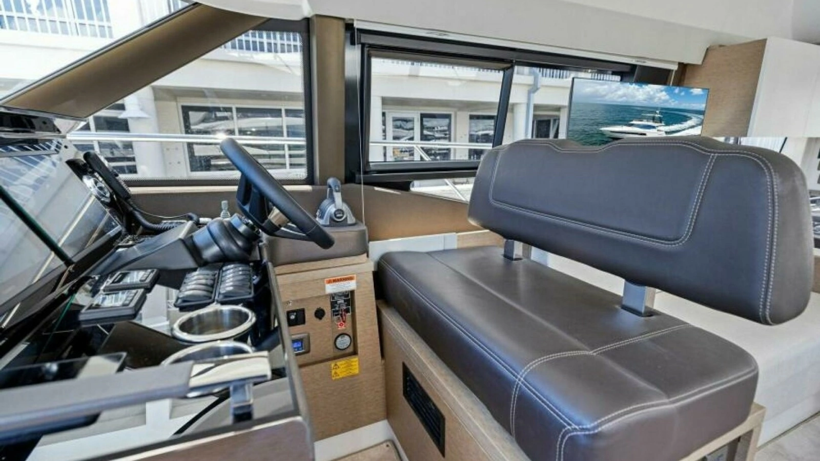2025 Prestige 460 Flybridge - Sistership