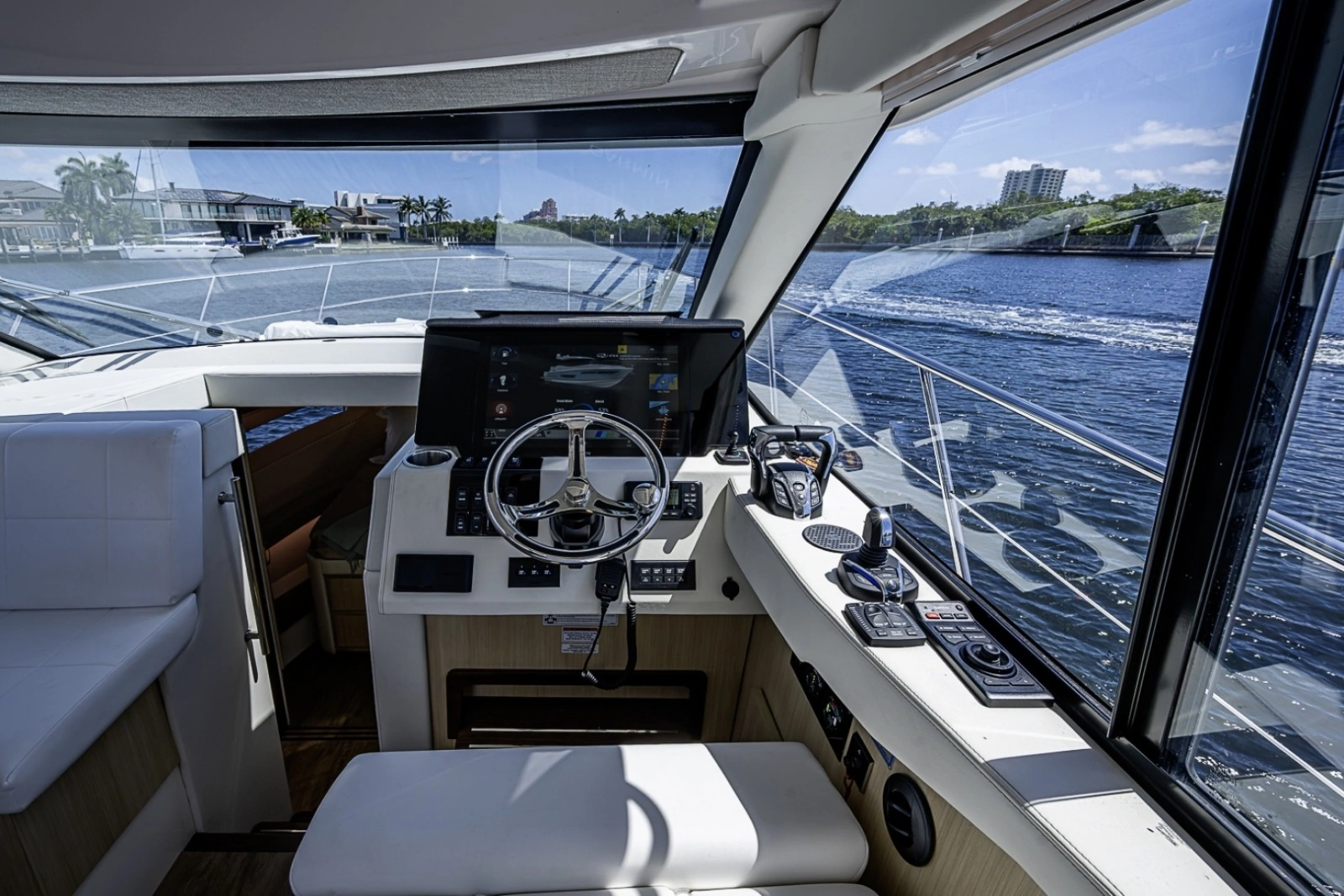 2025 Regal 38 XO