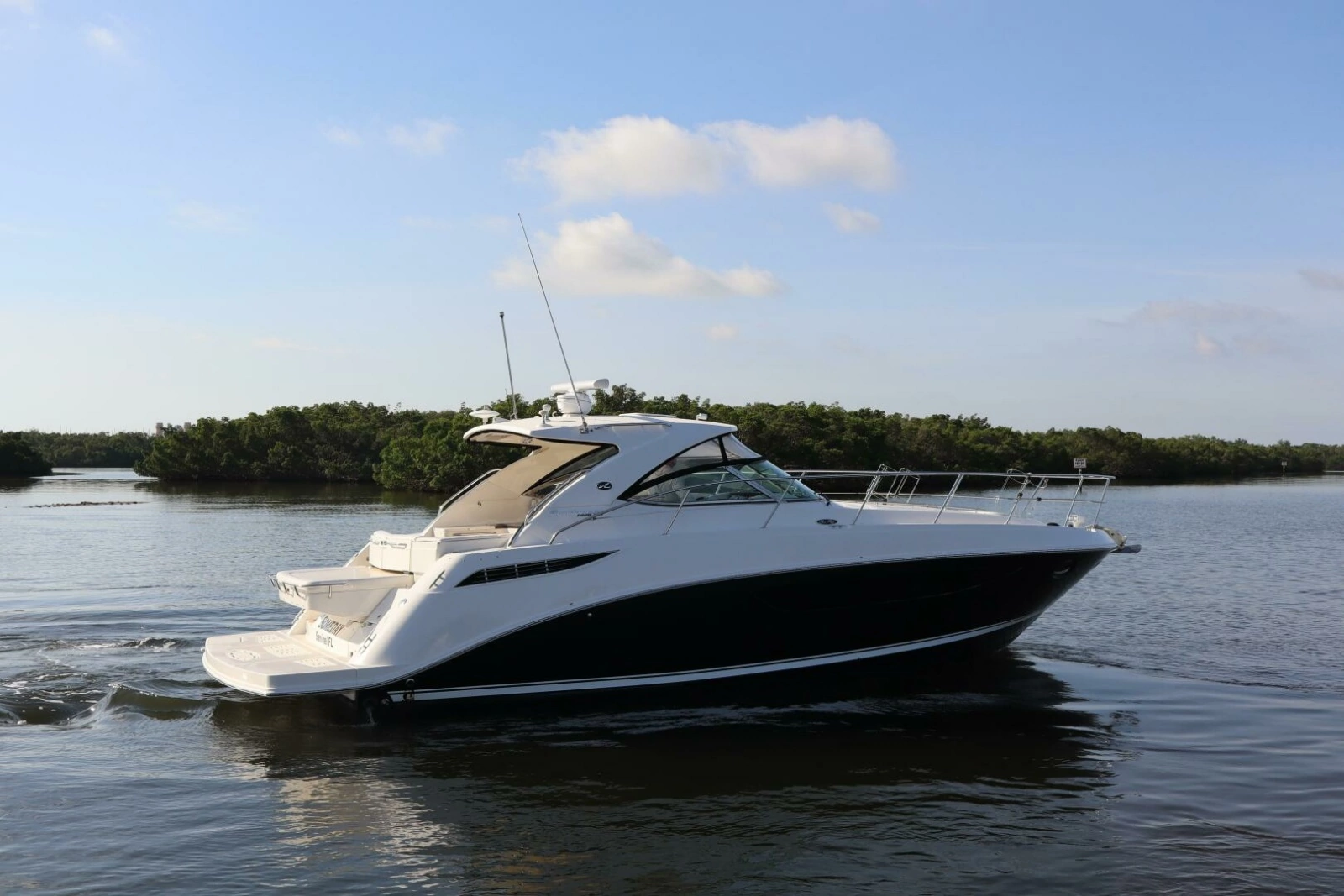 2015 Sea Ray 410 Sundancer photo 49