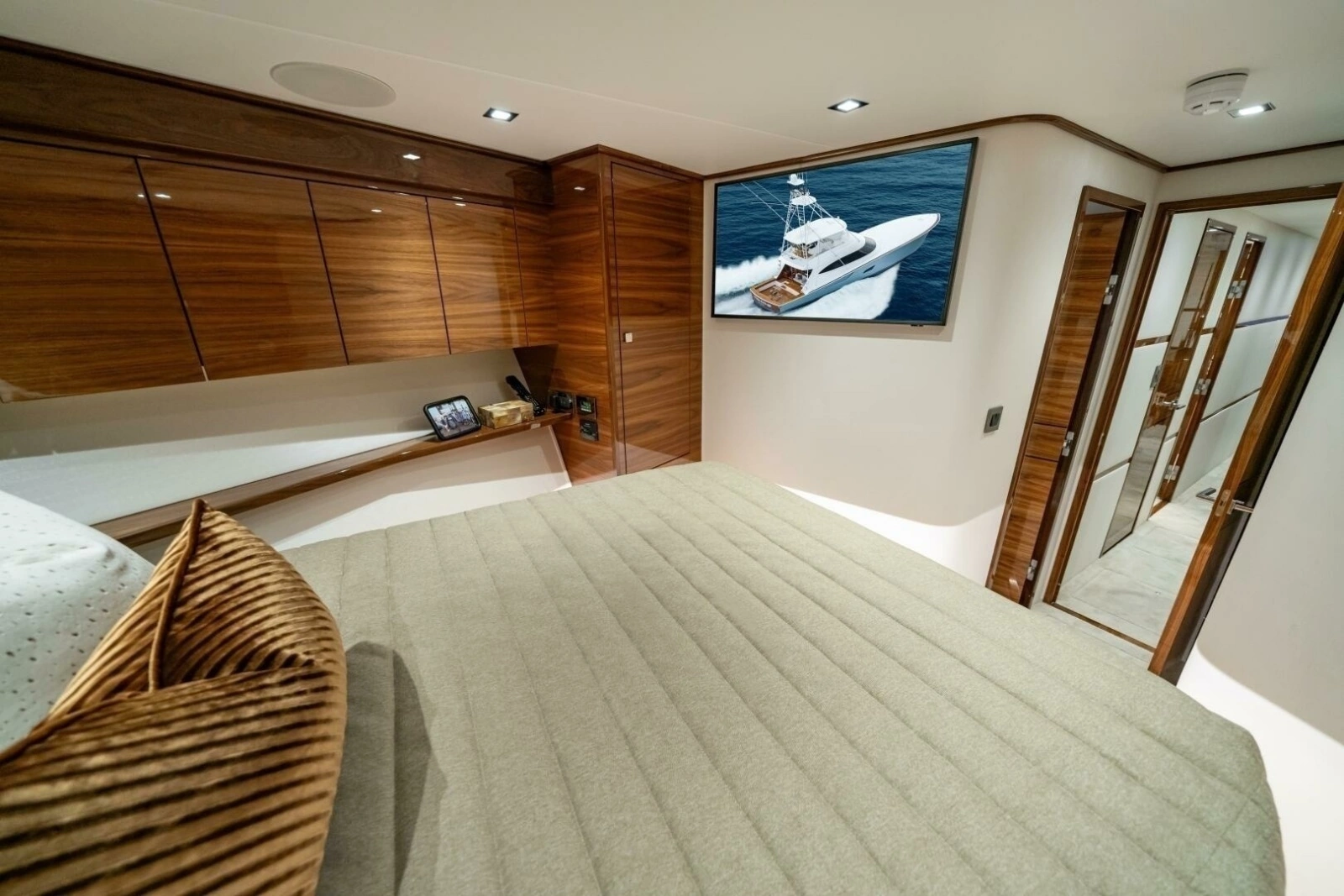 Viking 82 Convertible VIP Forward Stateroom