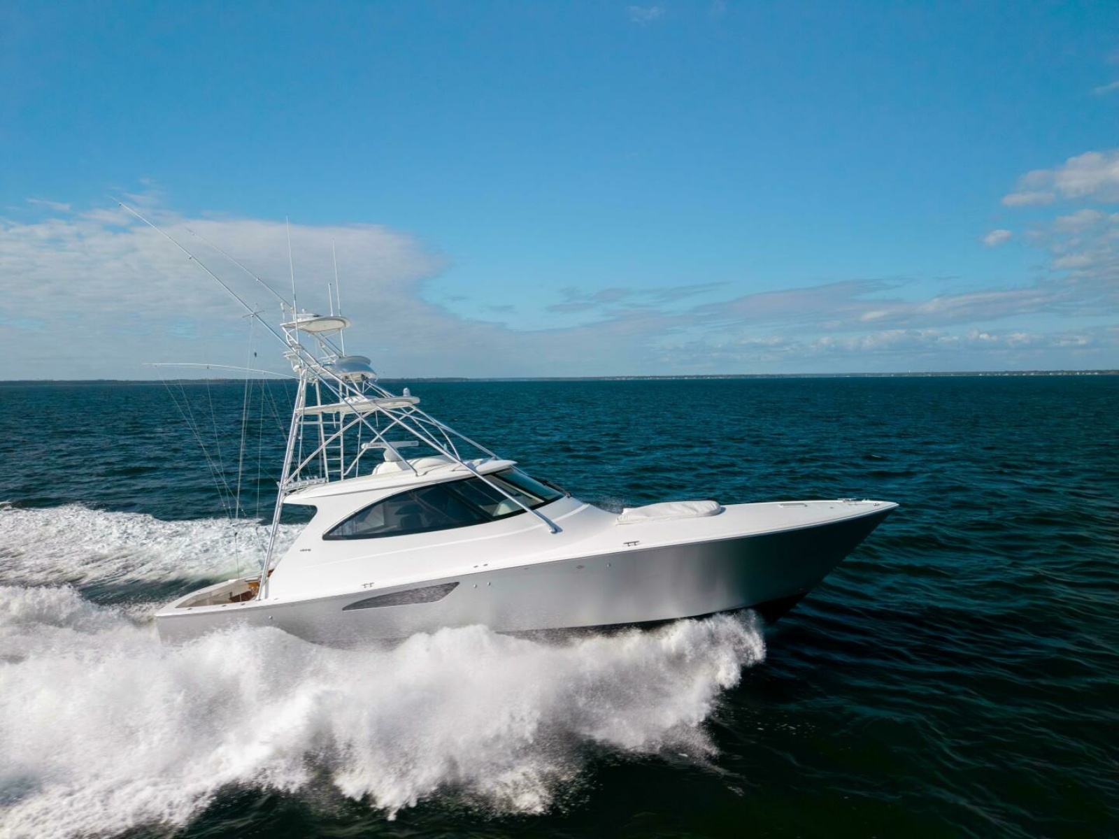 52' 2015 Viking 52 Sport Tower