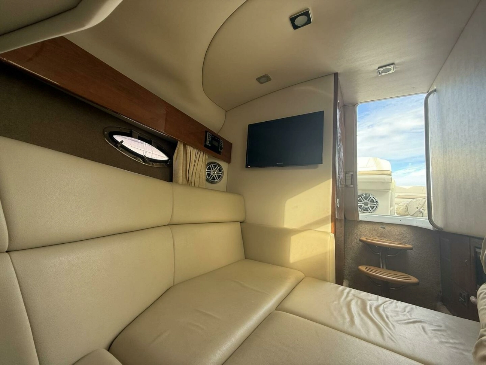 Formula 33 -  Cabin