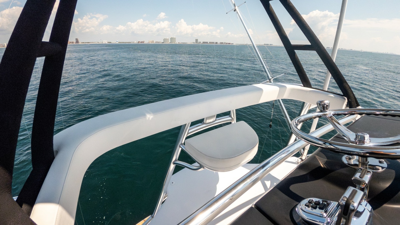 2021 65 Hatteras GT On the DL Tower Helm (4)