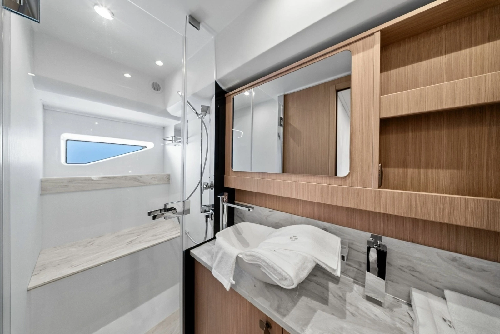 2026 F5.7 Prestige Yachts