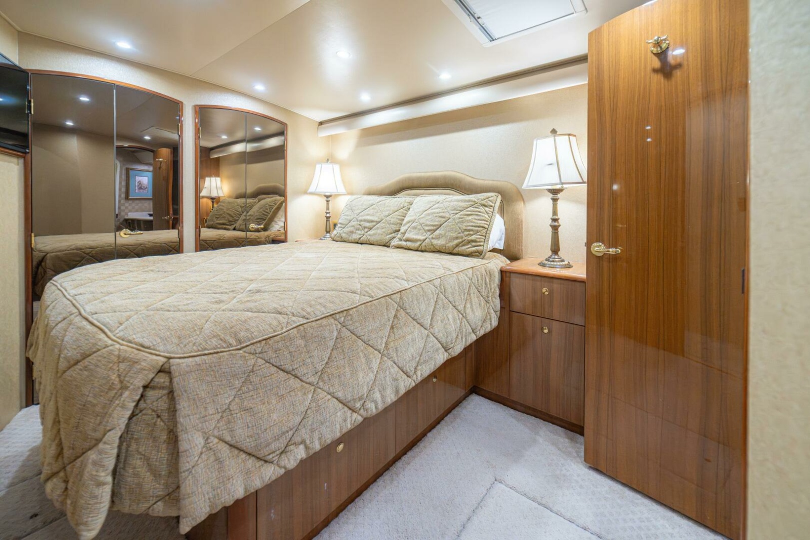 2006 Viking 56 "Scandaloso"