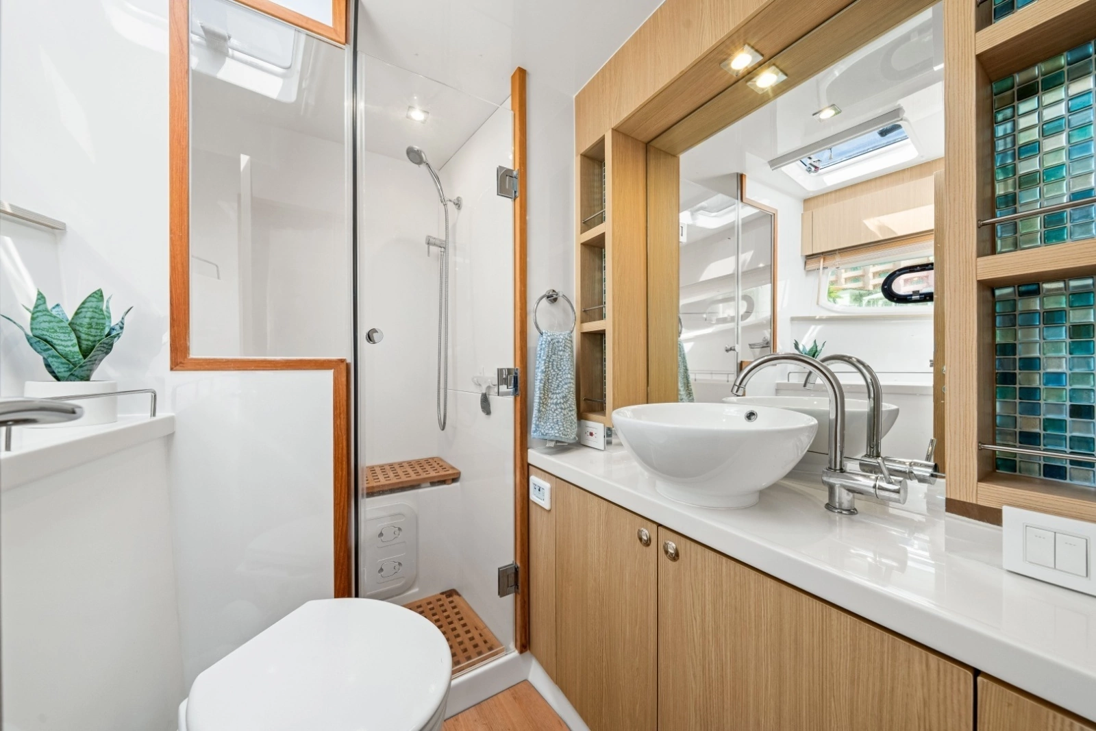 2021 44 Aquila MY Memories Not Dreams Master Stateroom Head