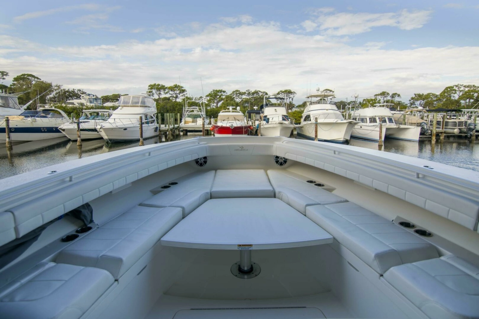 Regulator 41 - Miss Megan - Bow, Forward Seating