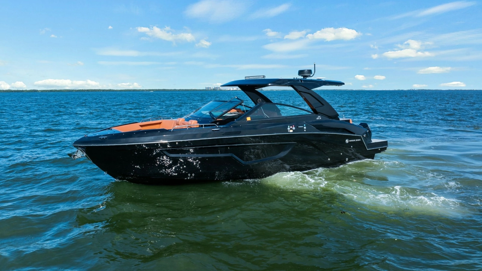 Side View of 2022 Cruisers 34 GLS