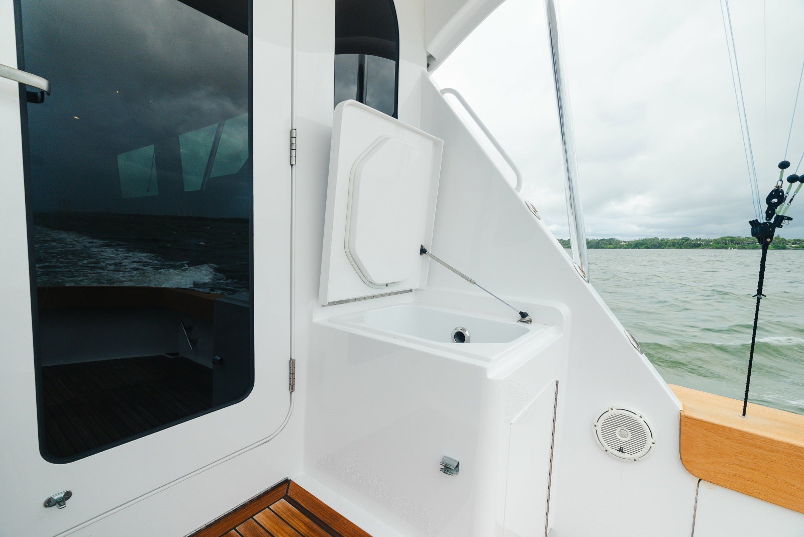 2005 Hatteras 60 Convertible
