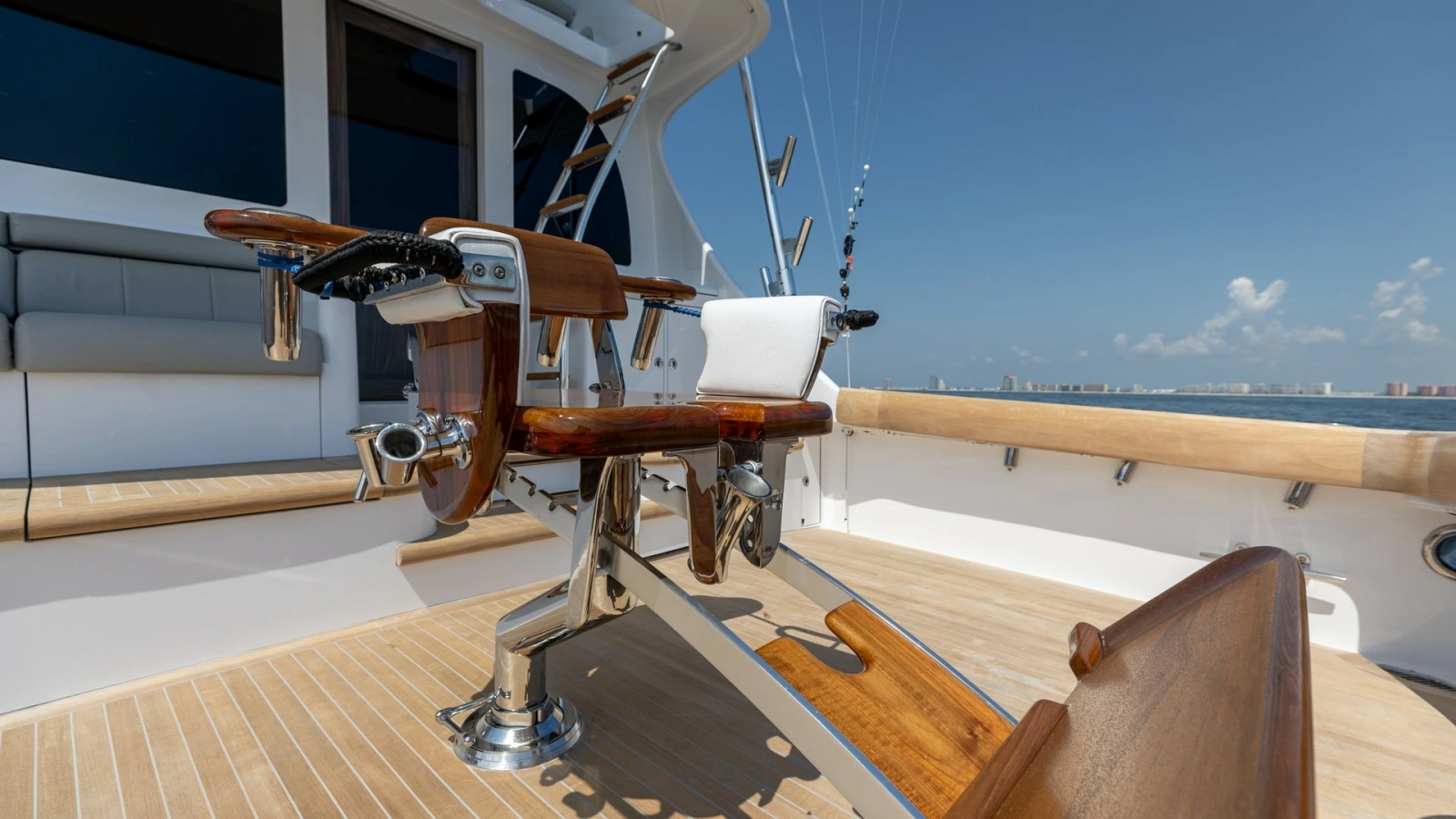 2021 65 Hatteras GT On the DL Cockpit (5)