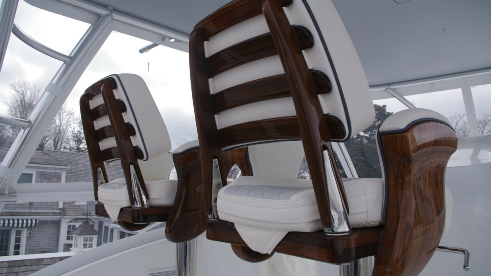 58' 2020 Viking 58 Convertible