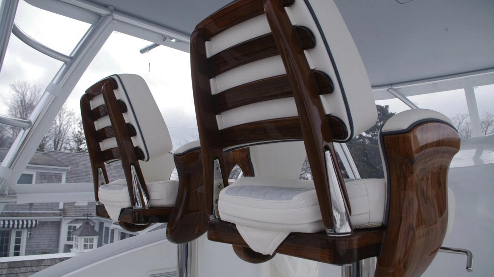 Flybridge Helm Seating