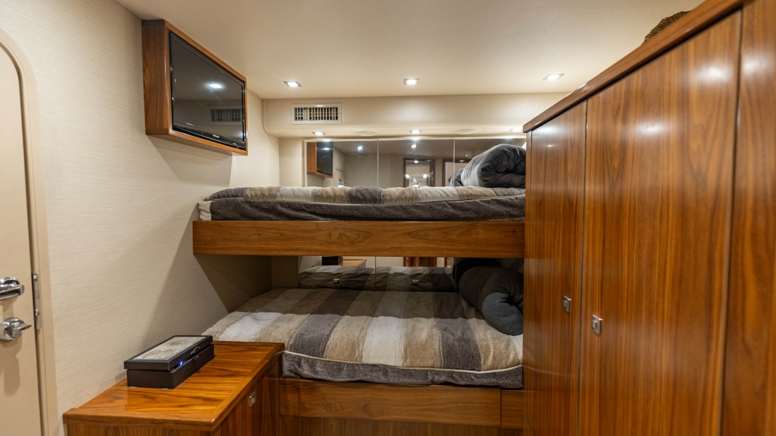 Guest Stateroom with Bunk Beds