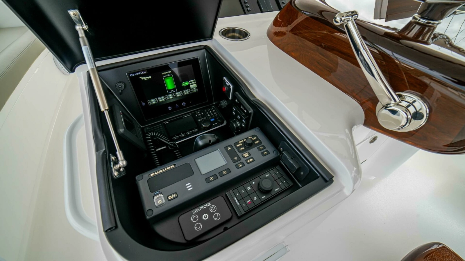 2023 Viking 73 Convertible "Free Spool" - Helm