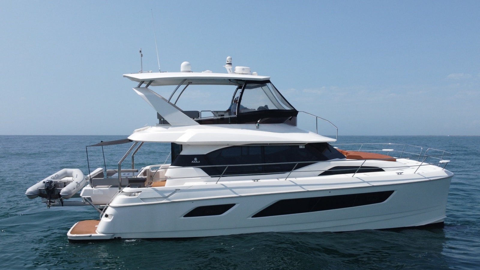 Port Side View with Flybridge