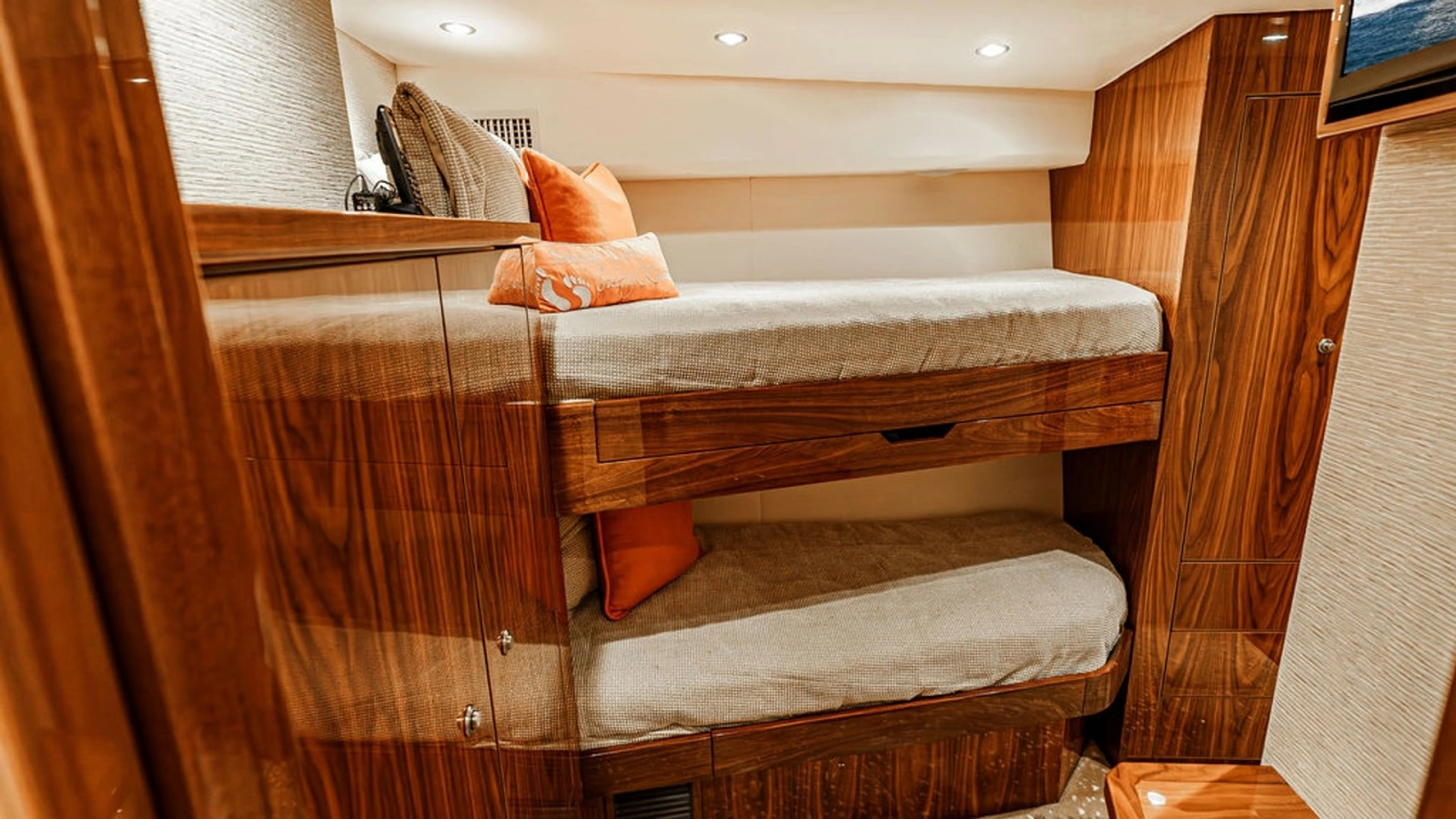 Guest Stateroom with Bunk Beds