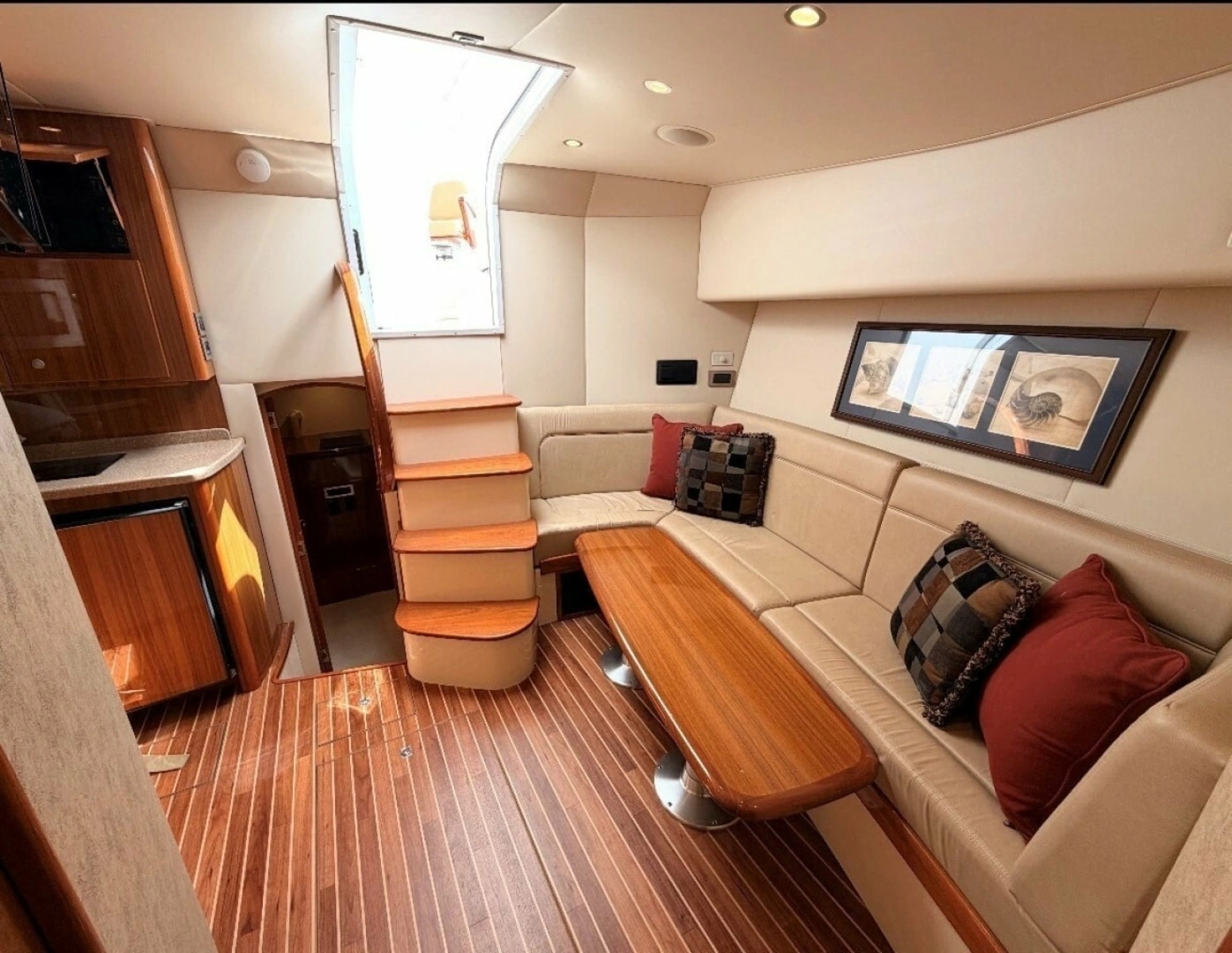 Viking 42 UNREEL - Salon