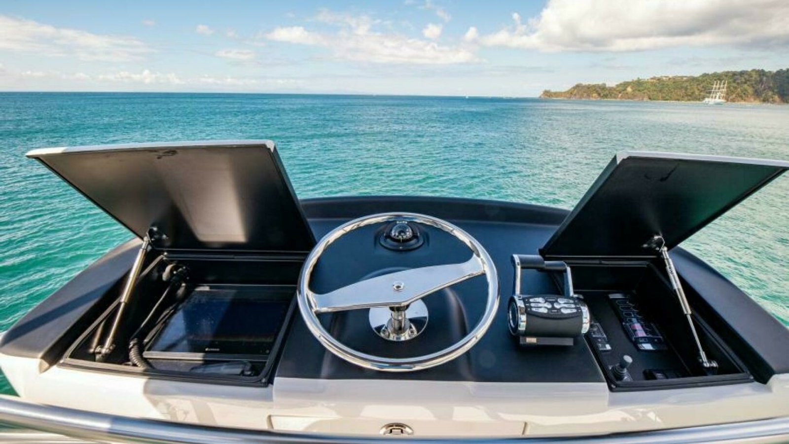 Flybridge Helm Station
