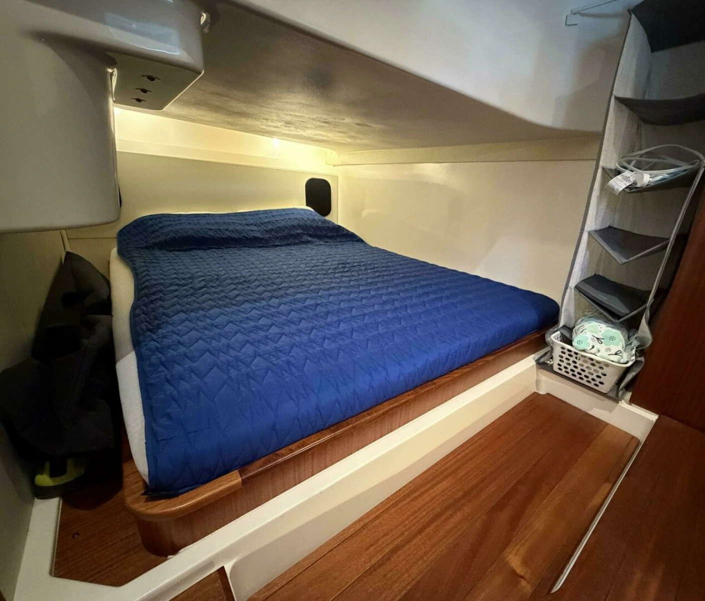 2014 Pursuit F350 - Stateroom 