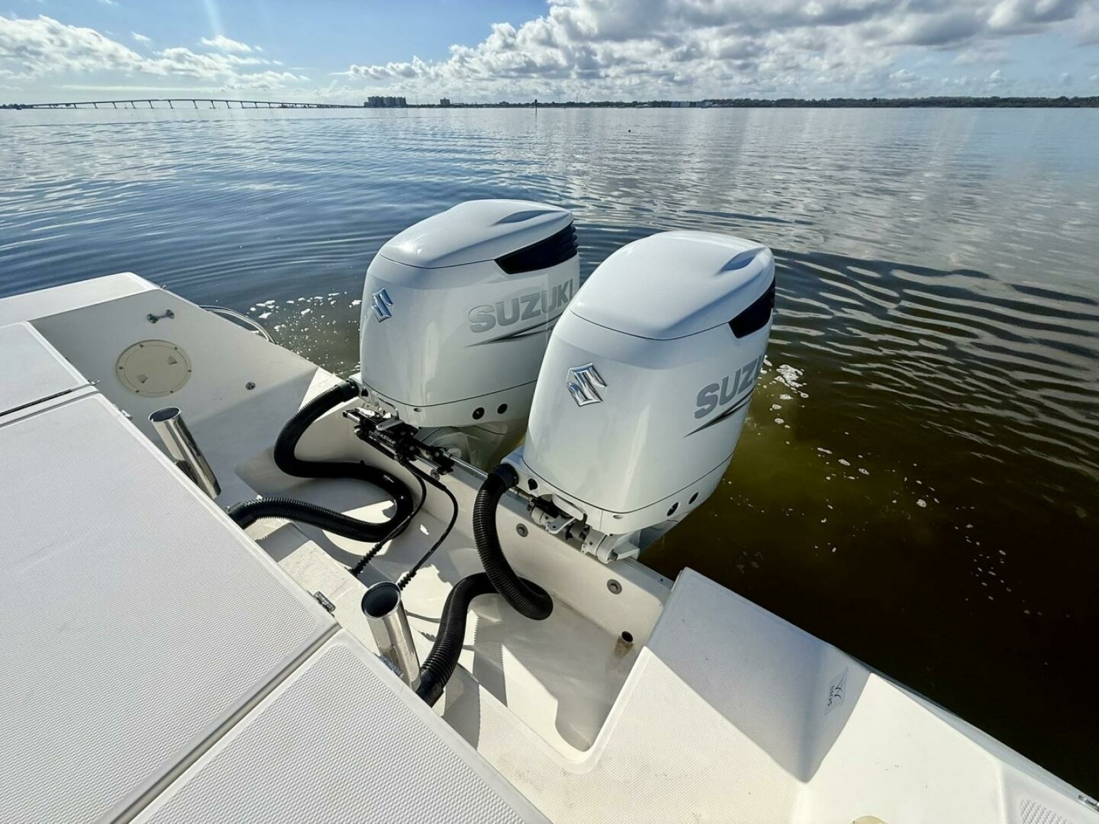 29' 2006 Regulator 29 FS