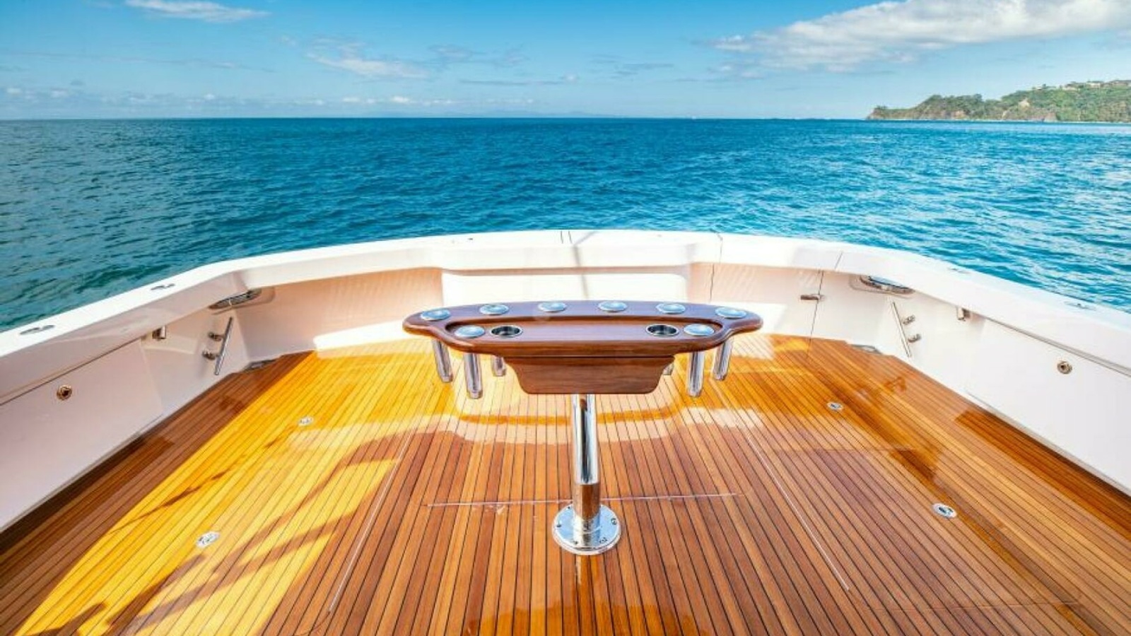 Spacious Aft Deck with Fishing Station