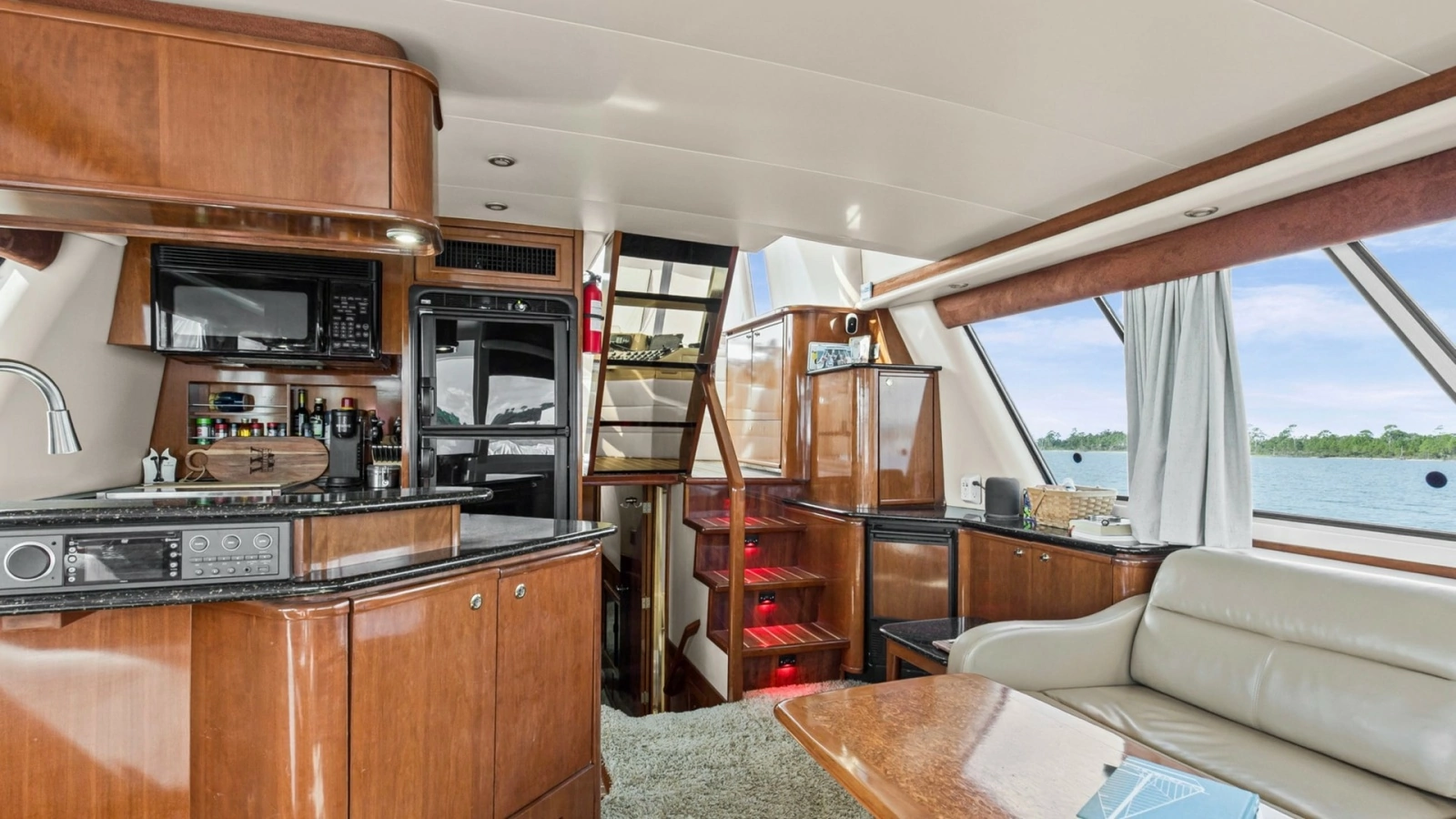 2007 Meridian 490 SE Pilothouse Trust Salon (3)