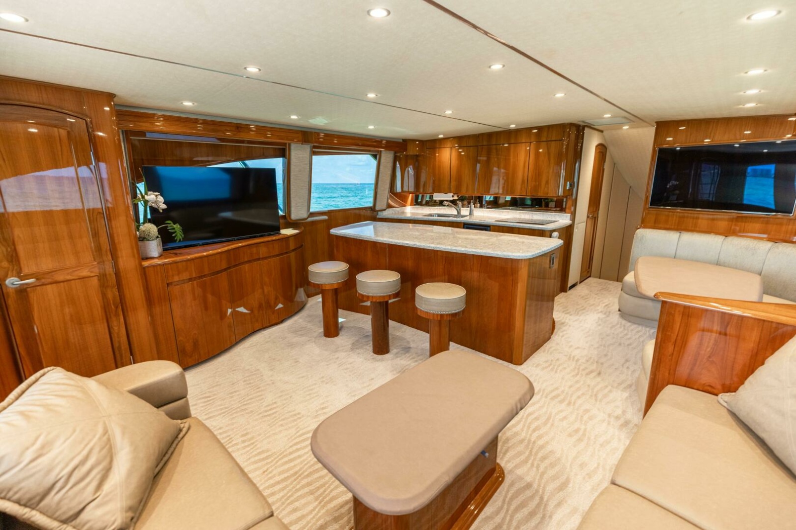 66' 2017 Viking 66 Convertible