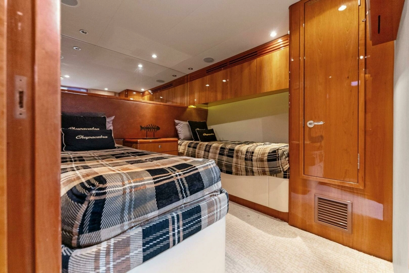 2007 Hatteras 64C - CHUPACBRA