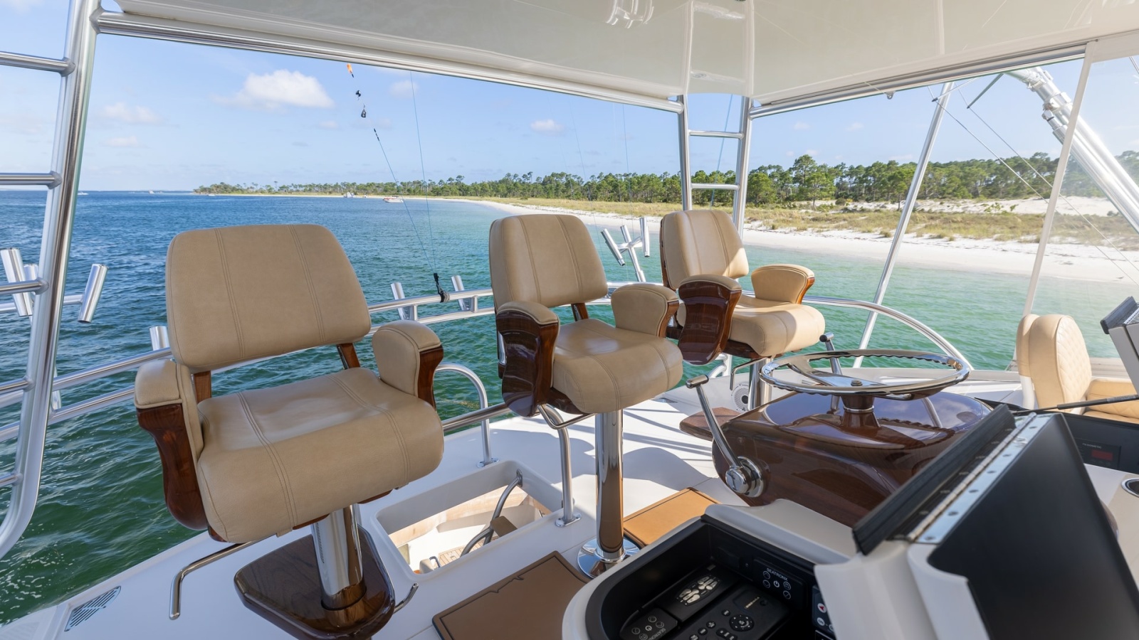 Flybridge with Captain's Chairs
