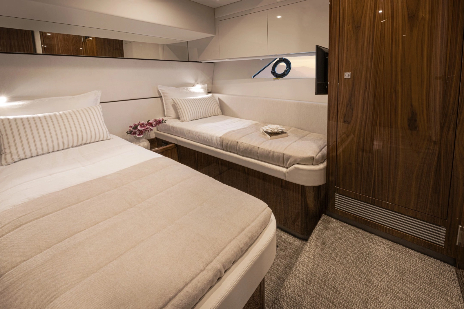 64 Sports Motor Yacht 64ft Riviera Yacht For Sale