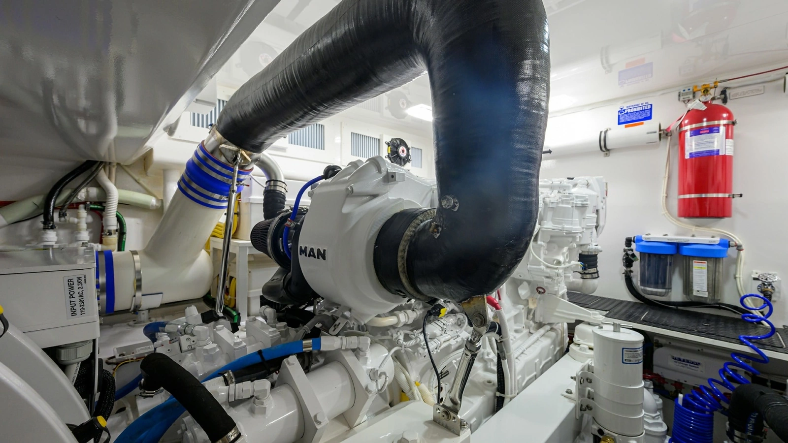 44_viking_reelaxin_engine_room_03