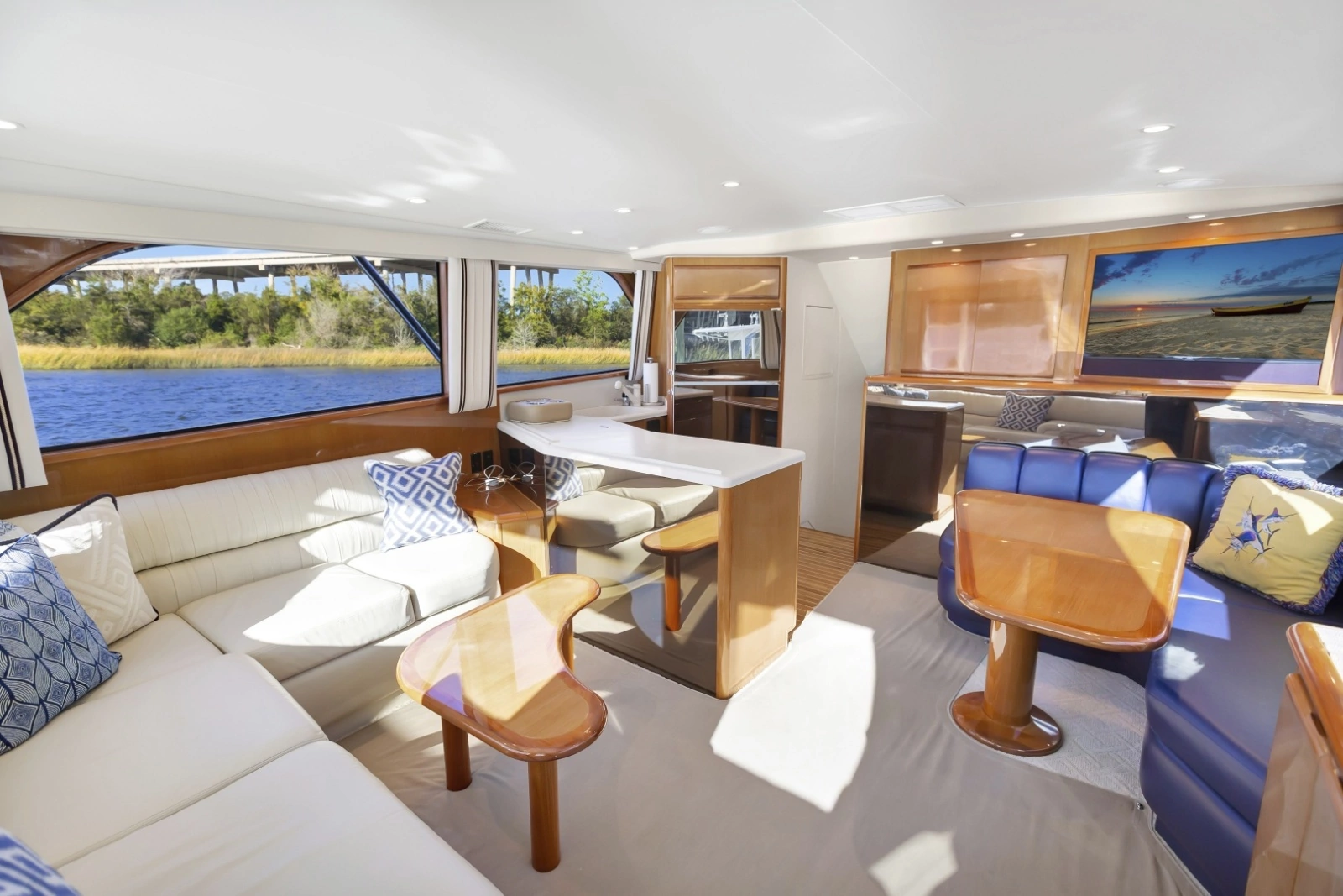 Viking 5- Lady S - Interior Salon