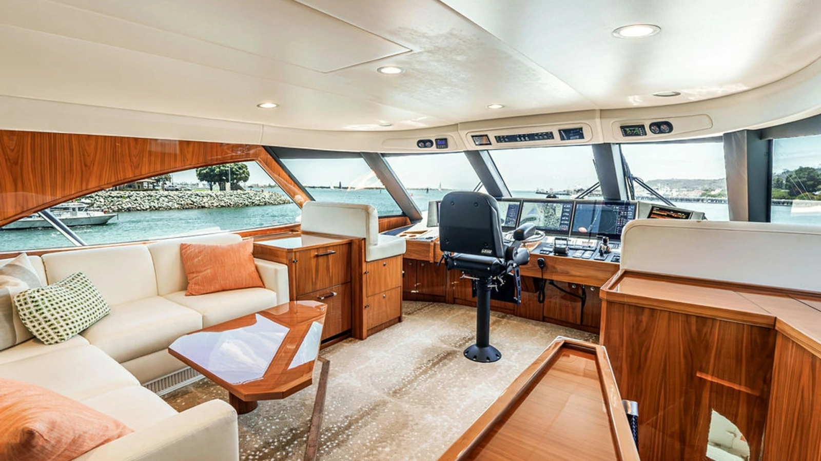 Skybridge Helm and Lounge Area