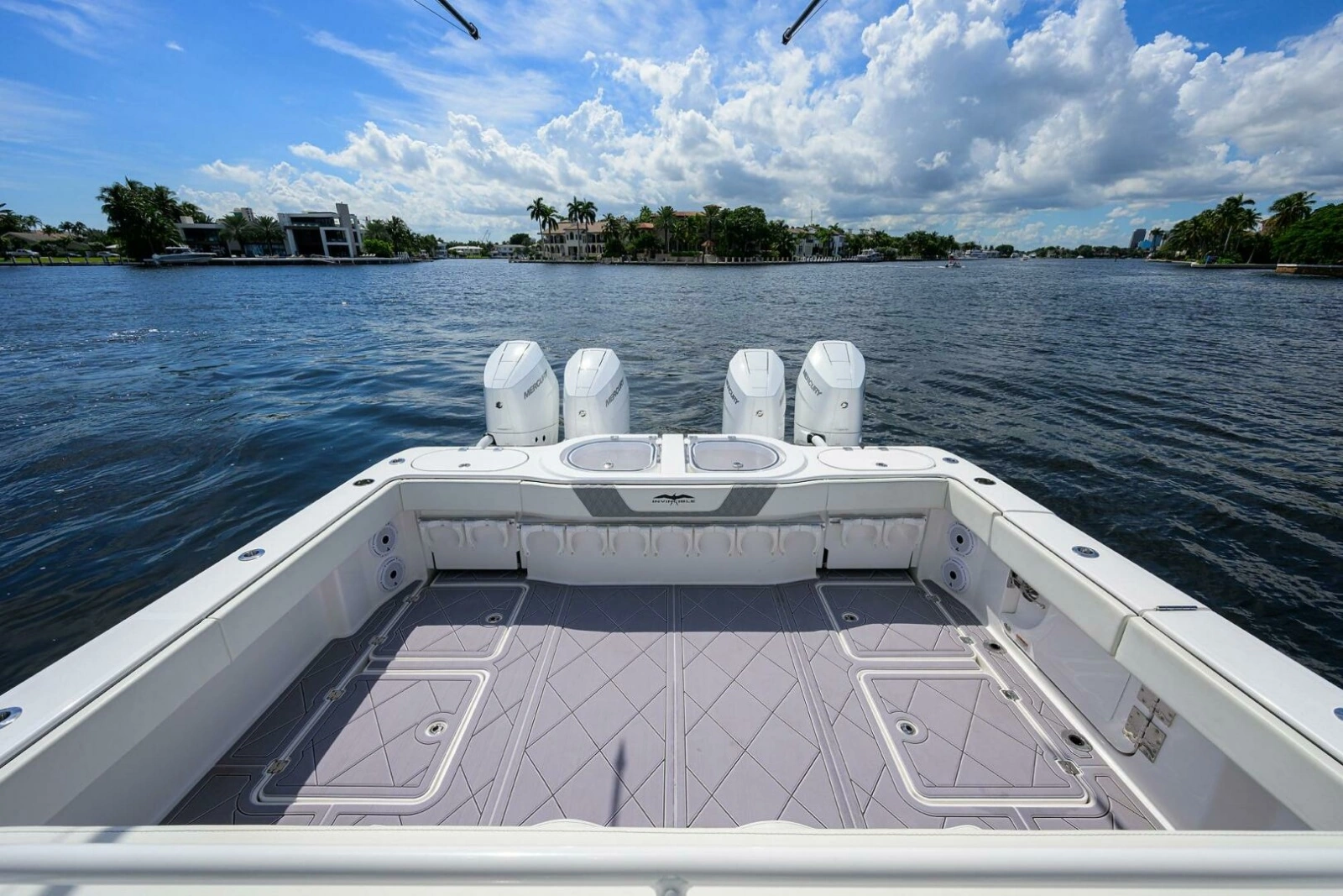 Invincible 46 Argento II - Exterior Cockpit